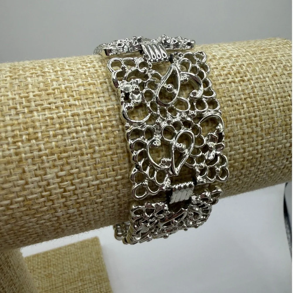 Silver Tone Filigree Panel Bracelet Victorian Paisley Floral Openwork Design
